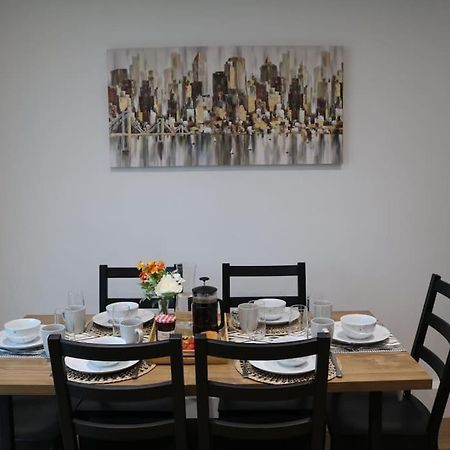 Elegant Room In Stylish House Μίλτον Κέινς Εξωτερικό φωτογραφία